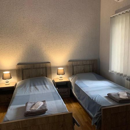 Nickos Hotel 库塔伊西 外观 照片